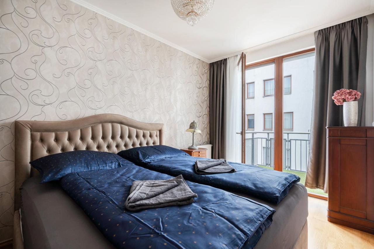 Penthouse Three Bedrooms, Three Balconies Apartment With Free Parking In Kiraly Street 布达佩斯 外观 照片