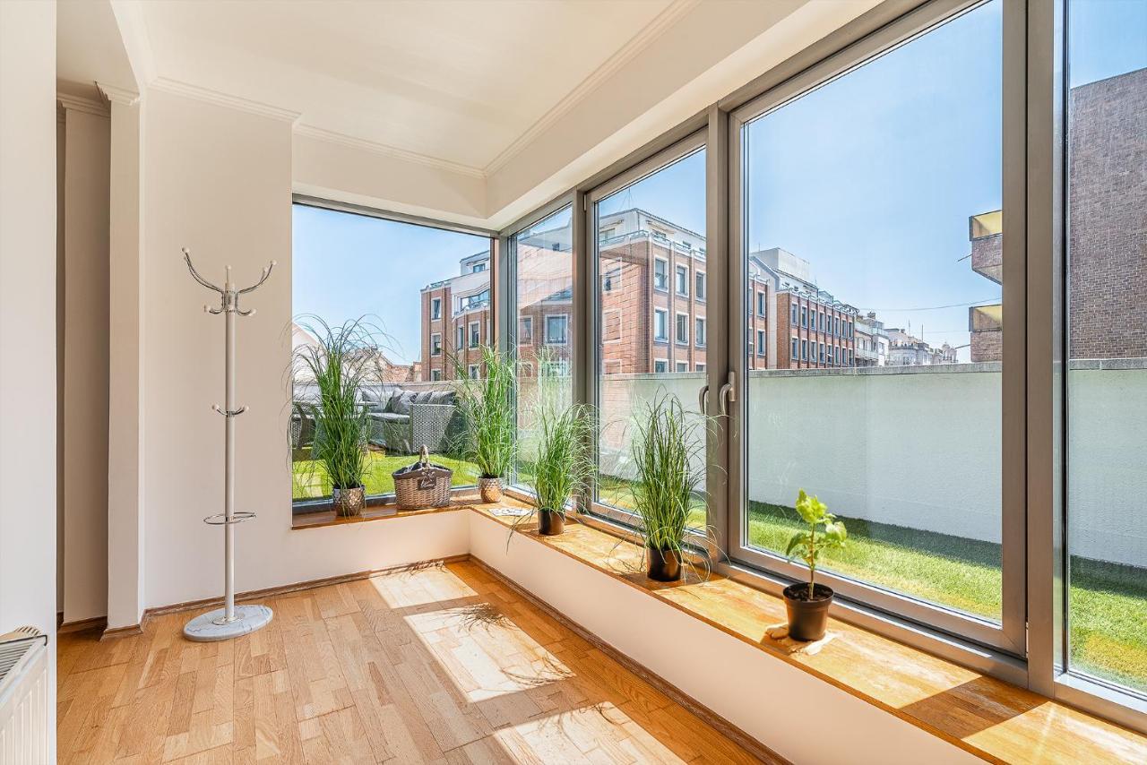 Penthouse Three Bedrooms, Three Balconies Apartment With Free Parking In Kiraly Street 布达佩斯 外观 照片